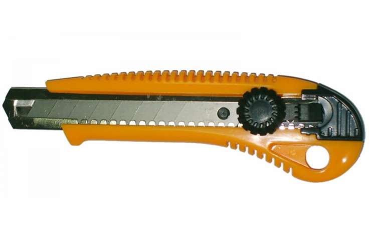 Нож SKRAB 18 мм, сегмент, направляющая, фиксатор, пластик корпус 26823